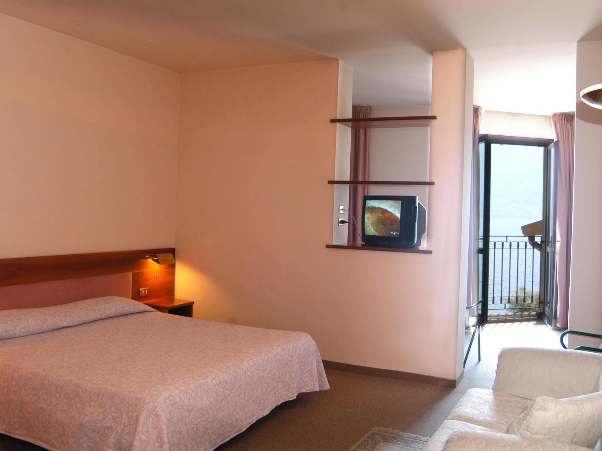 Albergo Moderno Lovere Luaran gambar